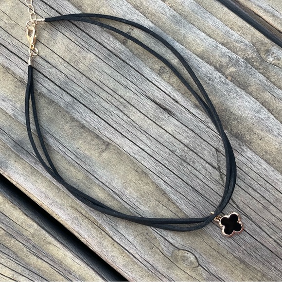 LAST ONE - Cross Layered CHOKER NECKLACE with Gift Bag - Picture 3 of 7